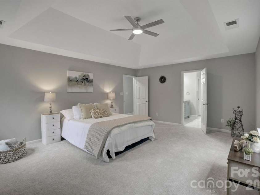 520 Grantham Lane, Charlotte, NC 28262.  MLS# CAR4389594, YatesRealty ID 28230. 