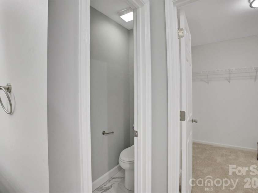 520 Grantham Lane, Charlotte, NC 28262.  MLS# CAR4389594, YatesRealty ID 28230. 
