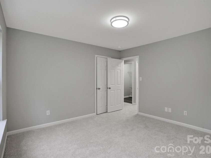 520 Grantham Lane, Charlotte, NC 28262.  MLS# CAR4389594, YatesRealty ID 28230. 