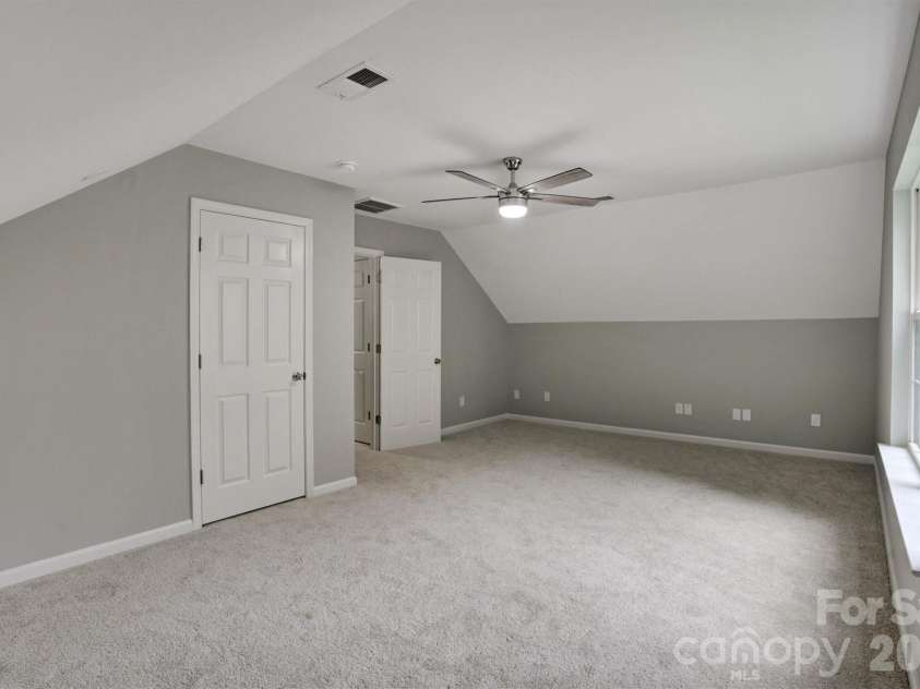 520 Grantham Lane, Charlotte, NC 28262.  MLS# CAR4389594, YatesRealty ID 28230. 