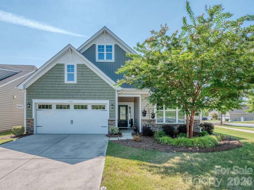 11027 Wrigley Mansion Drive, Charlotte, NC 28273.  MLS# CAR4389848, YatesRealty ID 28231. 