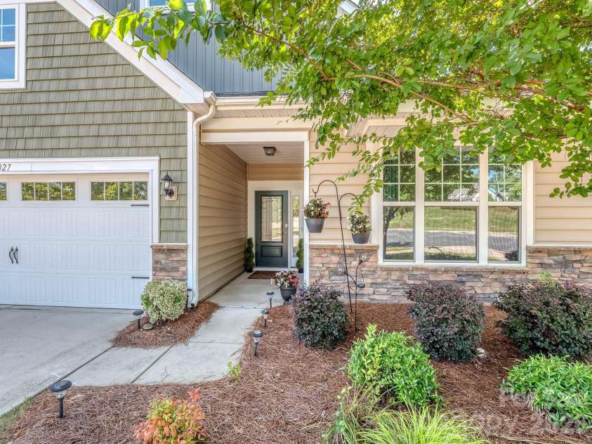 11027 Wrigley Mansion Drive, Charlotte, NC 28273.  MLS# CAR4389848, YatesRealty ID 28231. 