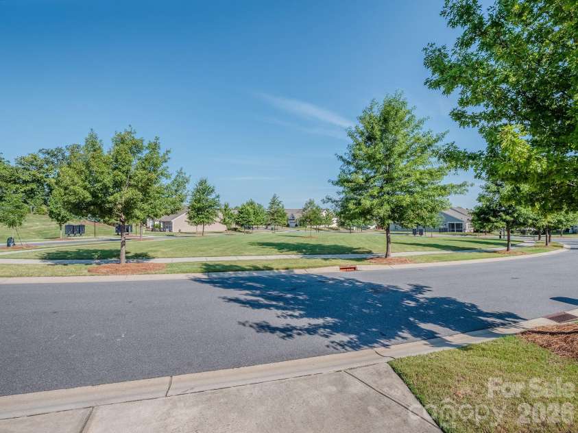 11027 Wrigley Mansion Drive, Charlotte, NC 28273.  MLS# CAR4389848, YatesRealty ID 28231. 