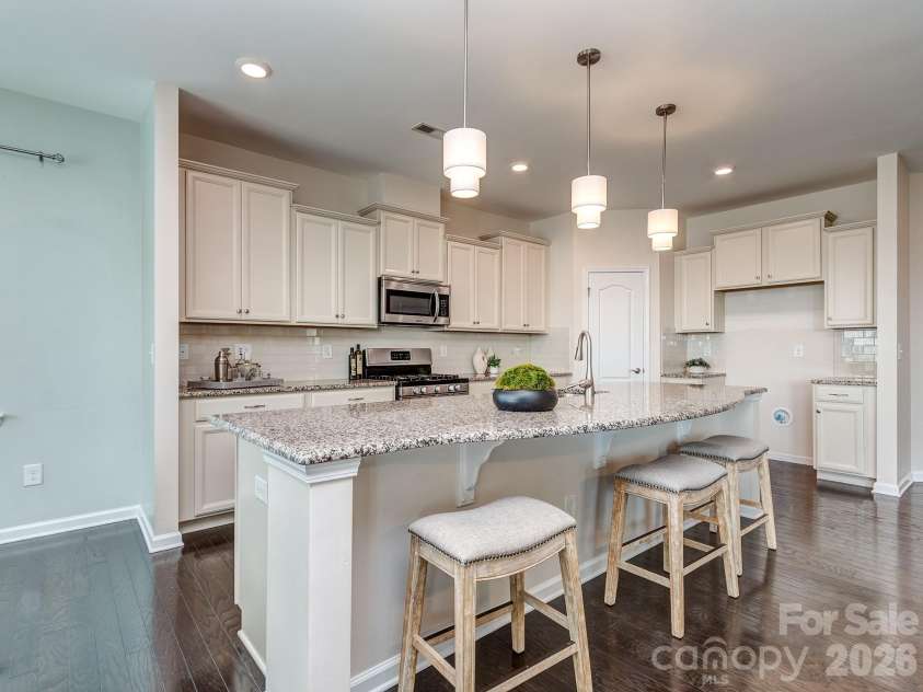 11027 Wrigley Mansion Drive, Charlotte, NC 28273.  MLS# CAR4389848, YatesRealty ID 28231. 