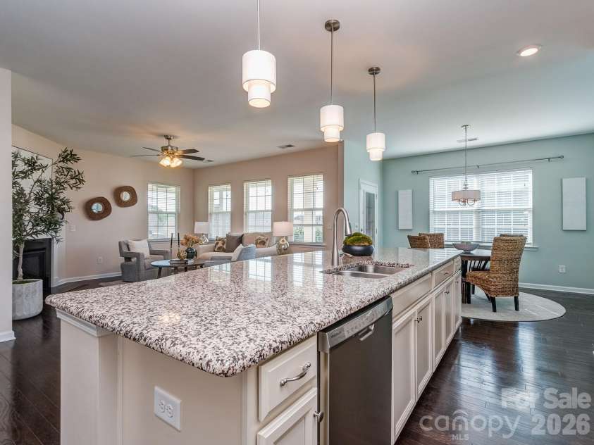 11027 Wrigley Mansion Drive, Charlotte, NC 28273.  MLS# CAR4389848, YatesRealty ID 28231. 