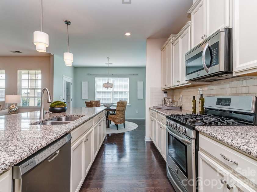 11027 Wrigley Mansion Drive, Charlotte, NC 28273.  MLS# CAR4389848, YatesRealty ID 28231. 