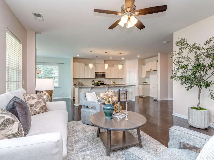 11027 Wrigley Mansion Drive, Charlotte, NC 28273.  MLS# CAR4389848, YatesRealty ID 28231. 