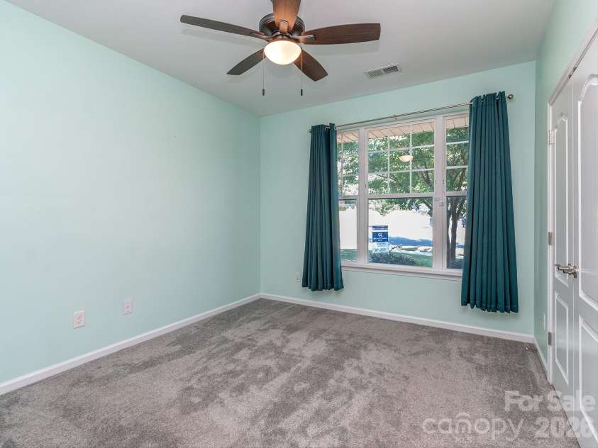 11027 Wrigley Mansion Drive, Charlotte, NC 28273.  MLS# CAR4389848, YatesRealty ID 28231. 