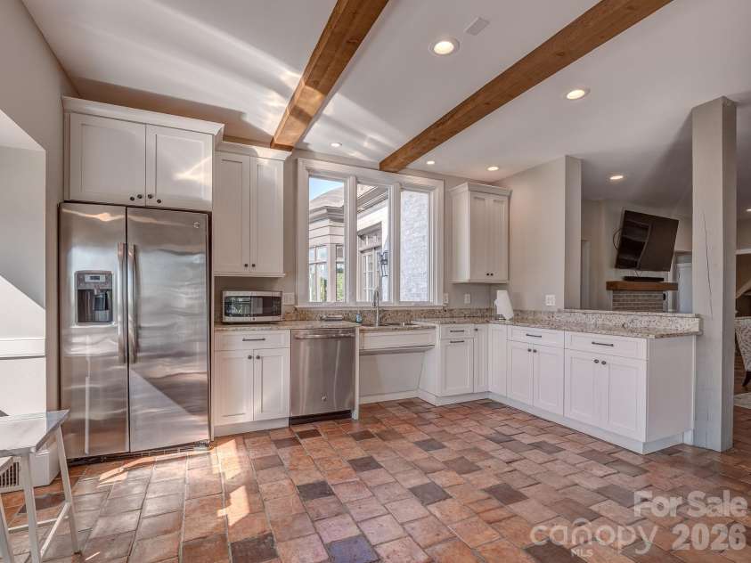 11027 Wrigley Mansion Drive, Charlotte, NC 28273.  MLS# CAR4389848, YatesRealty ID 28231. 