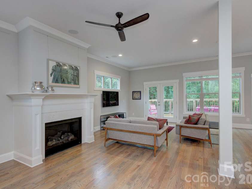 2109 Lanier Avenue, Charlotte, NC 28205.  MLS# CAR4389130, YatesRealty ID 28233. 2