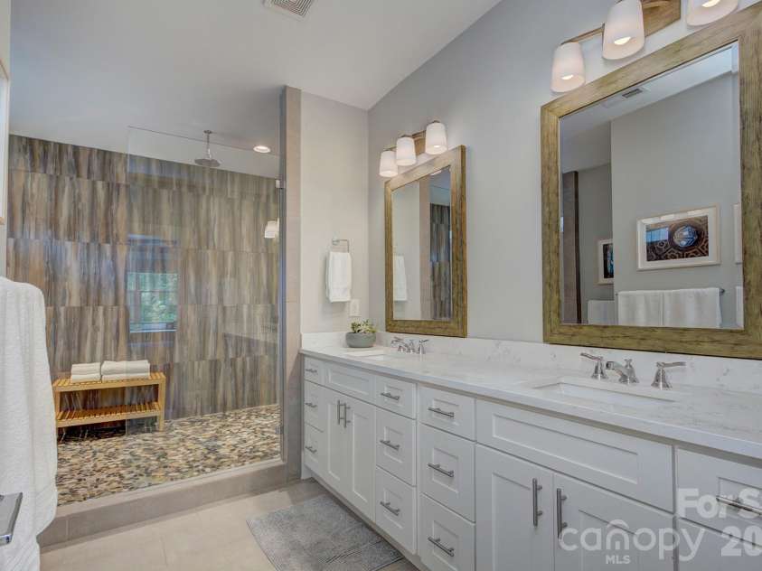 2109 Lanier Avenue, Charlotte, NC 28205.  MLS# CAR4389130, YatesRealty ID 28233. Dual vanity