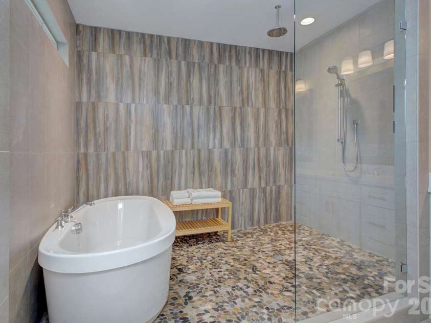 2109 Lanier Avenue, Charlotte, NC 28205.  MLS# CAR4389130, YatesRealty ID 28233. Primary bathroom