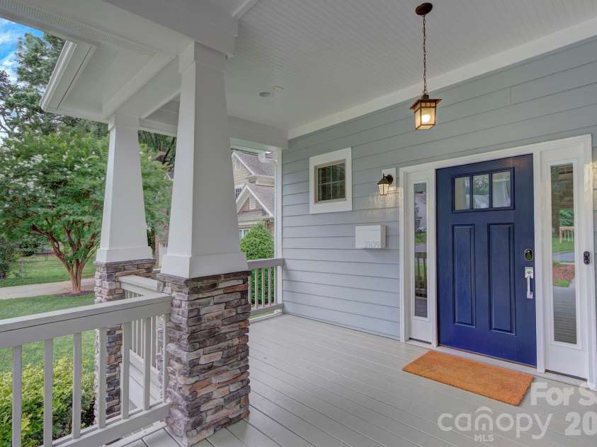 2109 Lanier Avenue, Charlotte, NC 28205.  MLS# CAR4389130, YatesRealty ID 28233. Ready to move in!