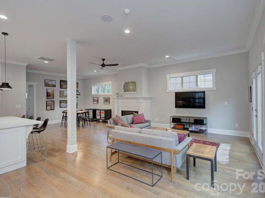 2109 Lanier Avenue, Charlotte, NC 28205.  MLS# CAR4389130, YatesRealty ID 28233. Tons of windows