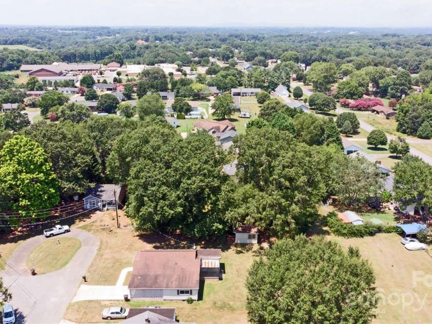 112 Holly Hill Road, Shelby, NC 28152.  MLS# CAR4285554, YatesRealty ID 28234. 