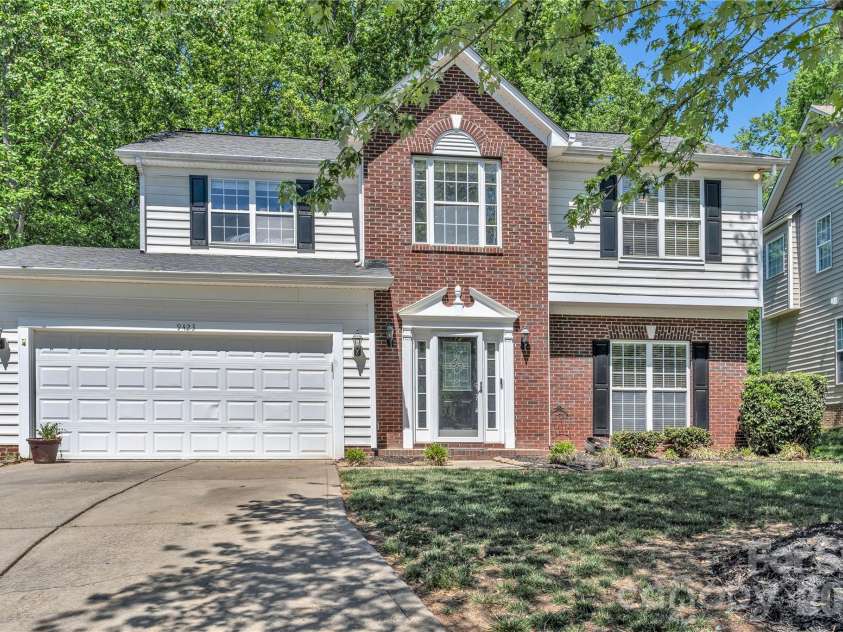 9423 Willow Tree Lane, Charlotte, NC 28277.  MLS# CAR4399596, YatesRealty ID 28234. 
