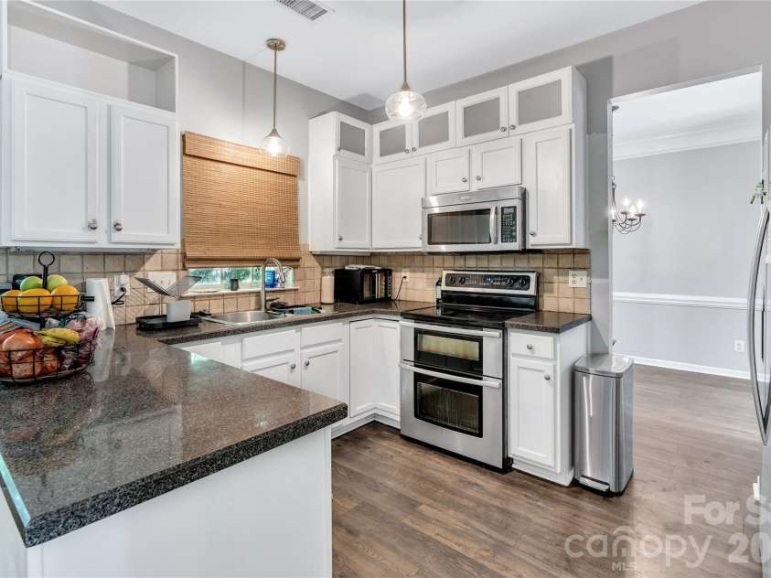 9423 Willow Tree Lane, Charlotte, NC 28277.  MLS# CAR4399596, YatesRealty ID 28234. 