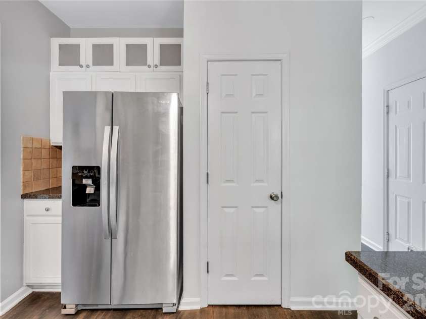 9423 Willow Tree Lane, Charlotte, NC 28277.  MLS# CAR4399596, YatesRealty ID 28234. 