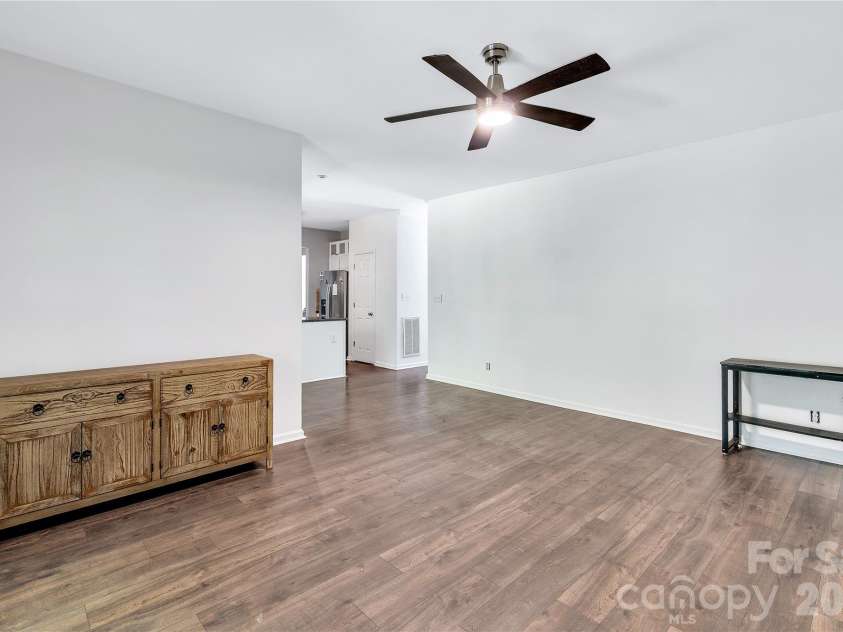 9423 Willow Tree Lane, Charlotte, NC 28277.  MLS# CAR4399596, YatesRealty ID 28234. 