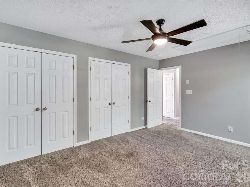9423 Willow Tree Lane, Charlotte, NC 28277.  MLS# CAR4399596, YatesRealty ID 28234. 