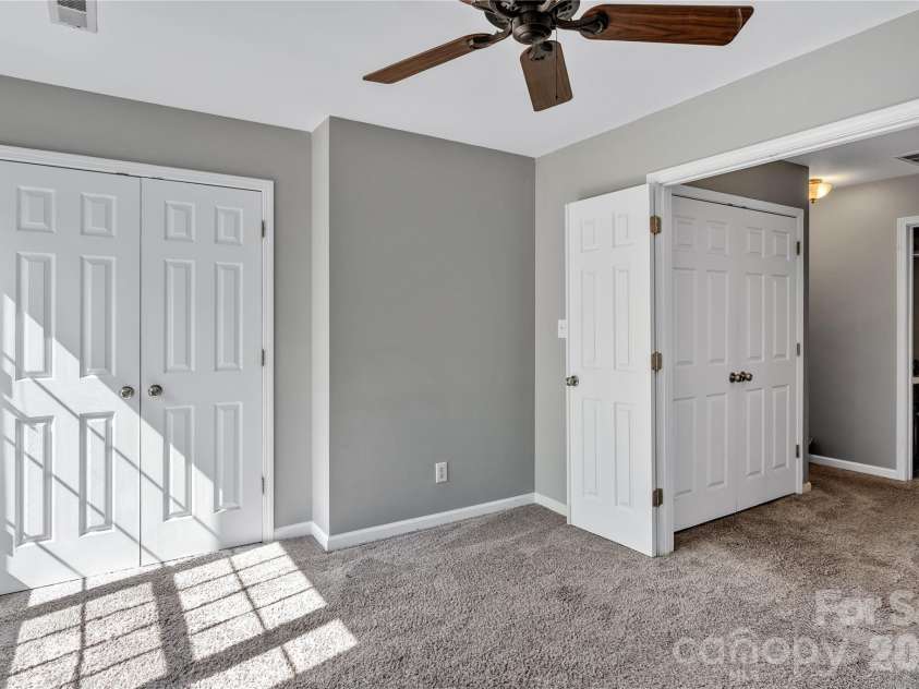9423 Willow Tree Lane, Charlotte, NC 28277.  MLS# CAR4399596, YatesRealty ID 28234. 