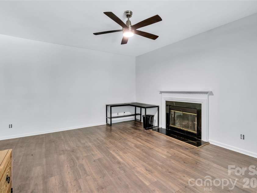 9423 Willow Tree Lane, Charlotte, NC 28277.  MLS# CAR4399596, YatesRealty ID 28234. 