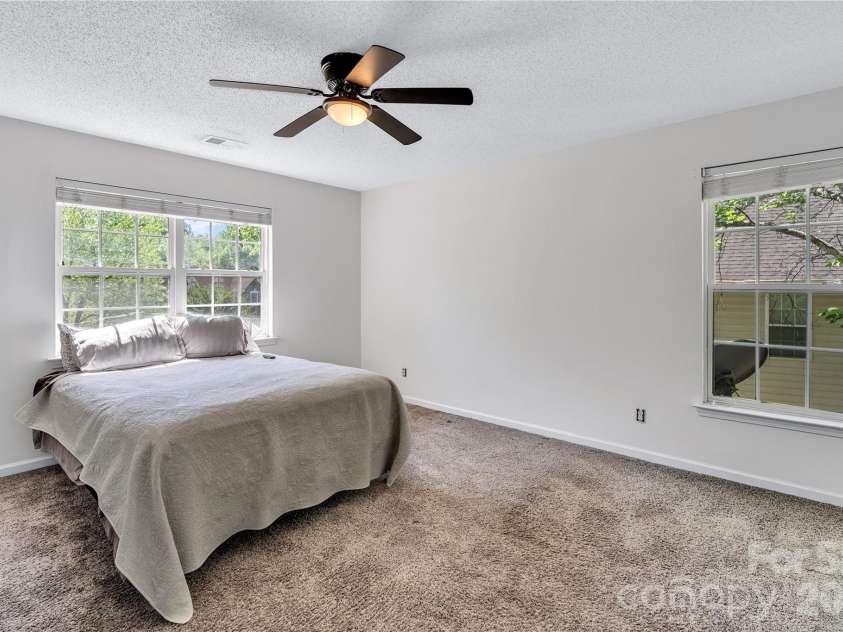 9423 Willow Tree Lane, Charlotte, NC 28277.  MLS# CAR4399596, YatesRealty ID 28234. 
