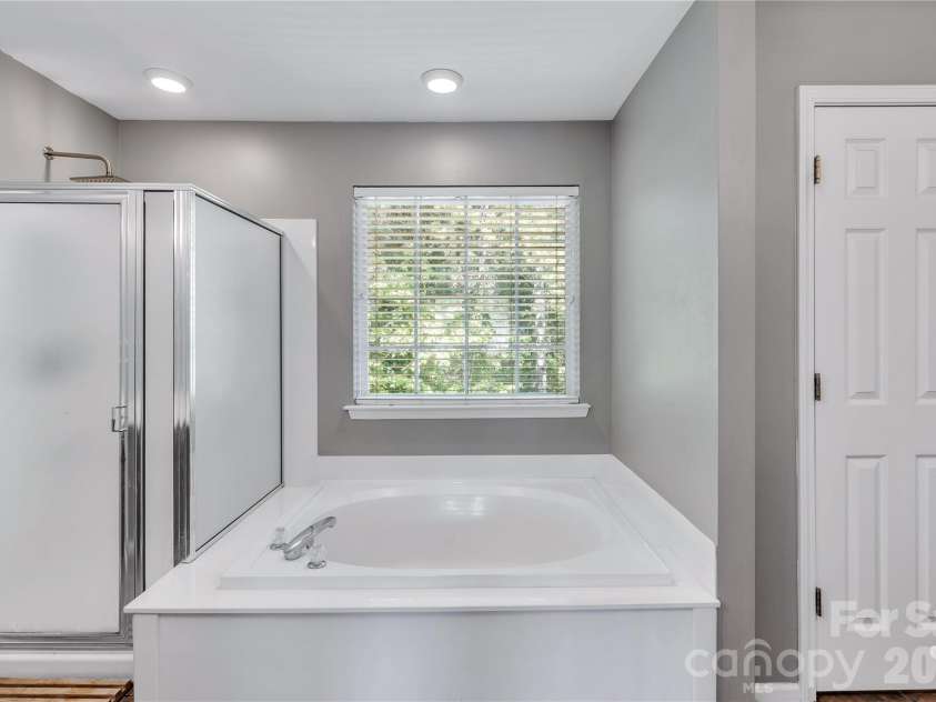 9423 Willow Tree Lane, Charlotte, NC 28277.  MLS# CAR4399596, YatesRealty ID 28234. 