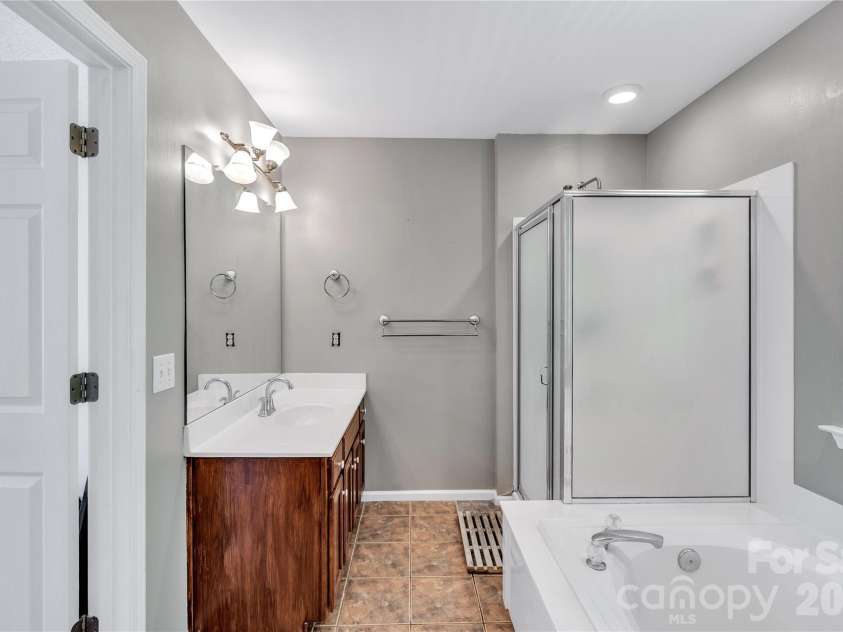 9423 Willow Tree Lane, Charlotte, NC 28277.  MLS# CAR4399596, YatesRealty ID 28234. 