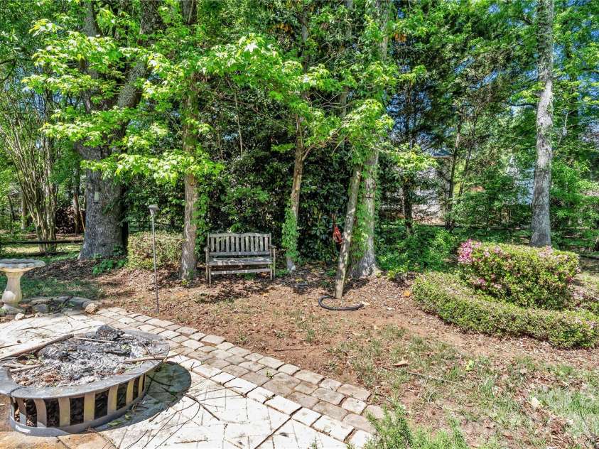 9423 Willow Tree Lane, Charlotte, NC 28277.  MLS# CAR4399596, YatesRealty ID 28234. 