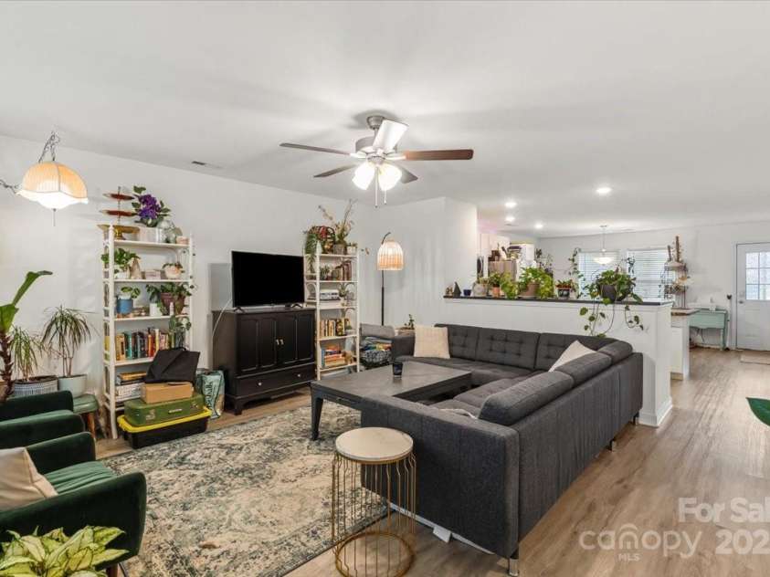 1526 Shepard Street, Kannapolis, NC 28083.  MLS# CAR4285196, YatesRealty ID 28235. 