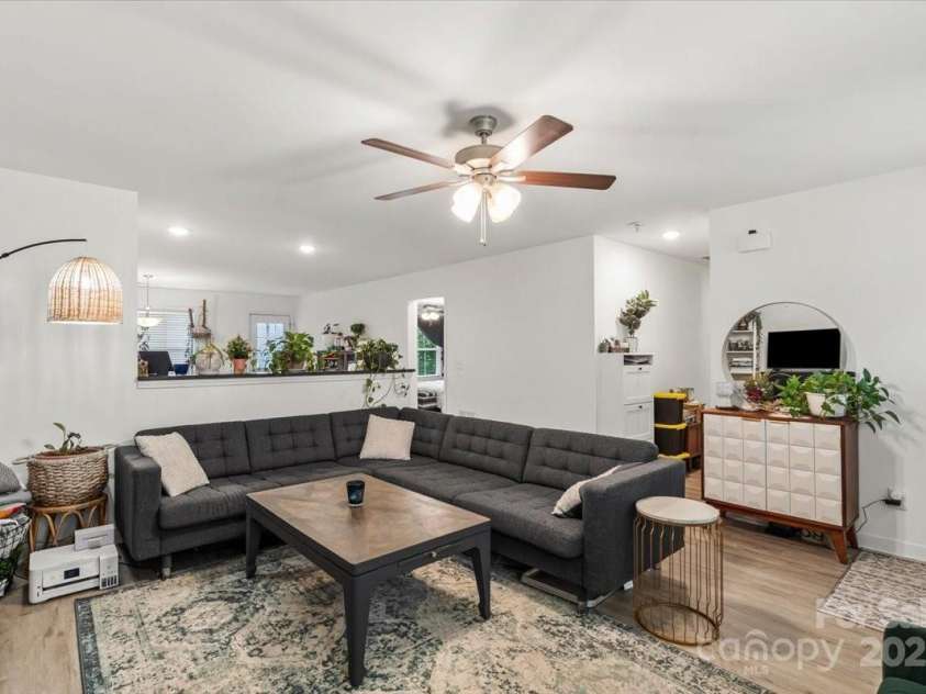 1526 Shepard Street, Kannapolis, NC 28083.  MLS# CAR4285196, YatesRealty ID 28235. 