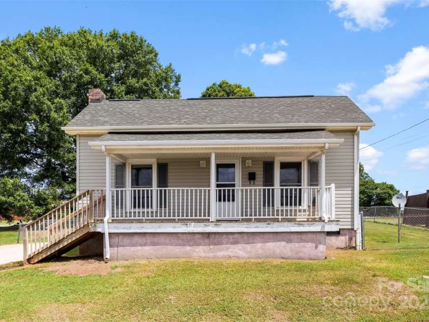 107 Ervin Street, Belmont, NC 28012.  MLS# CAR4285506, YatesRealty ID 28236. 