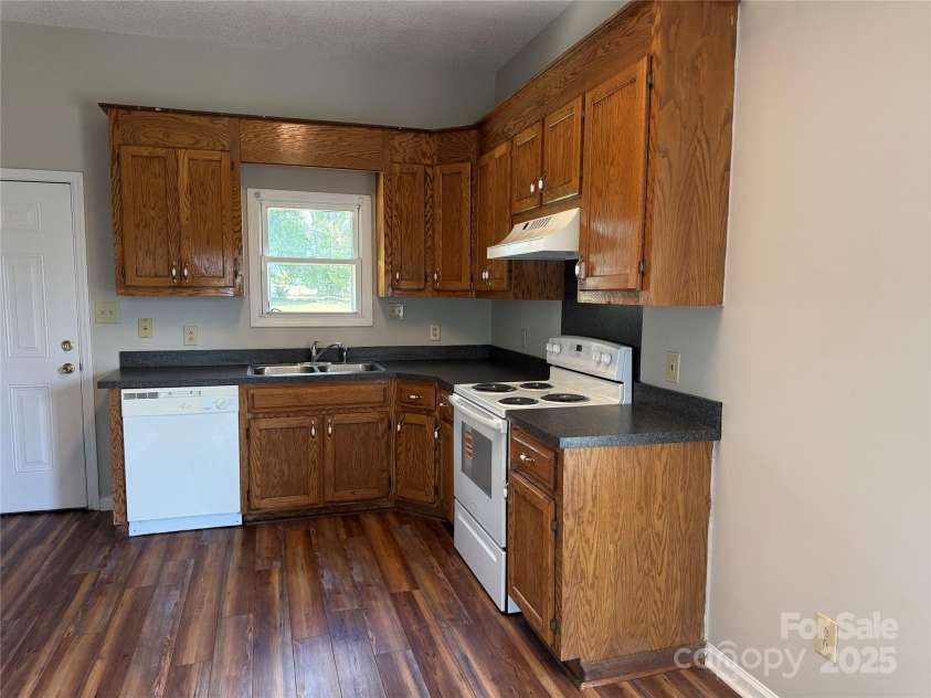 107 Ervin Street, Belmont, NC 28012.  MLS# CAR4285506, YatesRealty ID 28236. 