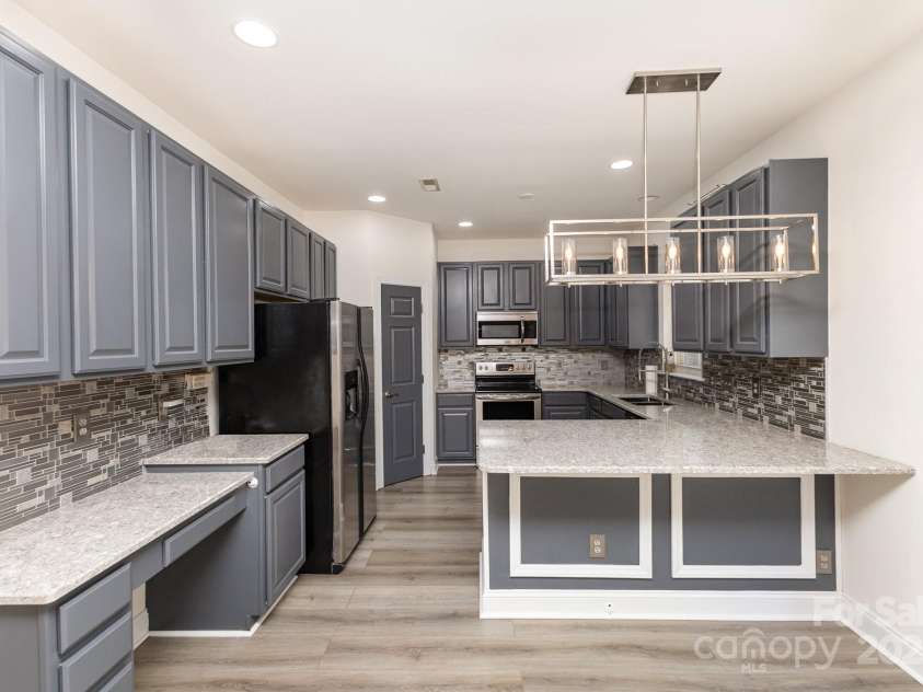 10429 Madison Park Drive, Charlotte, NC 28269.  MLS# CAR4241985, YatesRealty ID 2824. 