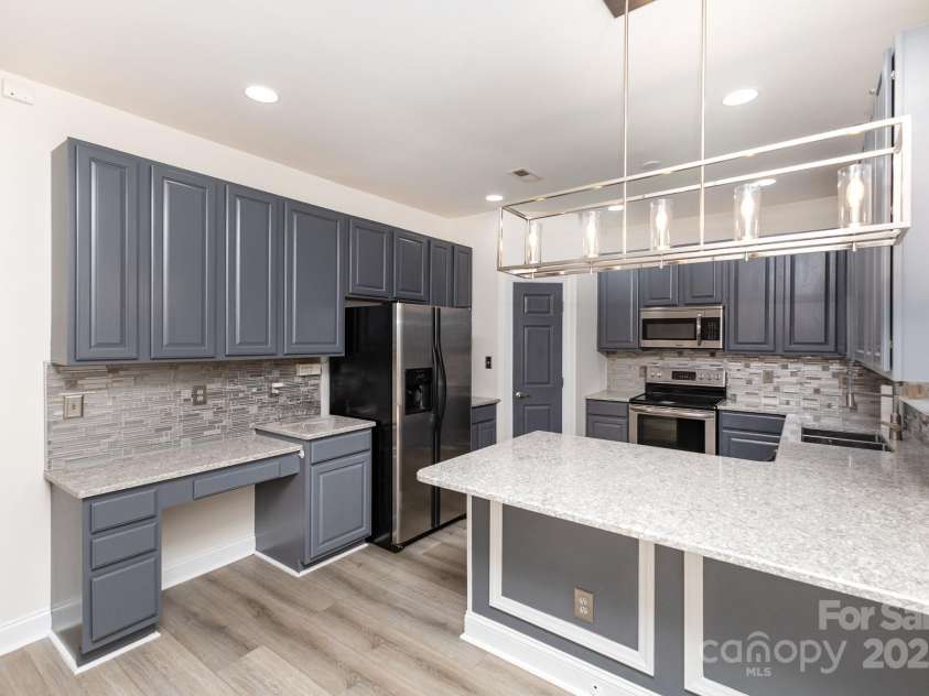 10429 Madison Park Drive, Charlotte, NC 28269.  MLS# CAR4241985, YatesRealty ID 2824. 