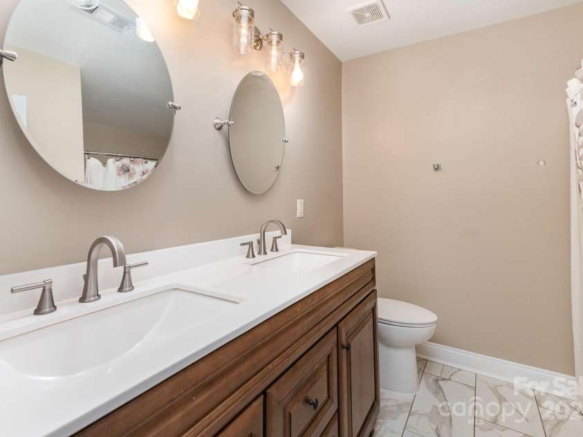 10429 Madison Park Drive, Charlotte, NC 28269.  MLS# CAR4241985, YatesRealty ID 2824. 