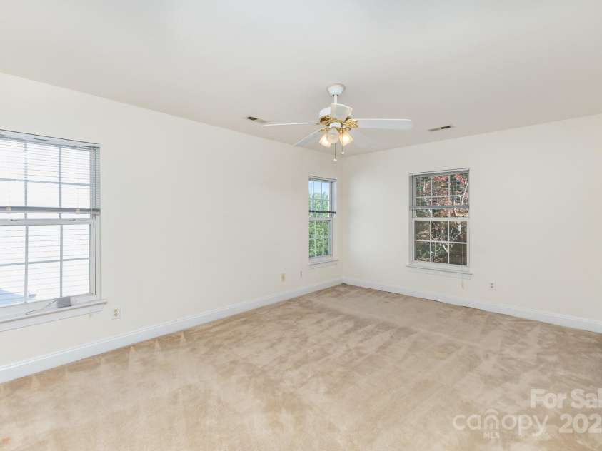 10429 Madison Park Drive, Charlotte, NC 28269.  MLS# CAR4241985, YatesRealty ID 2824. 