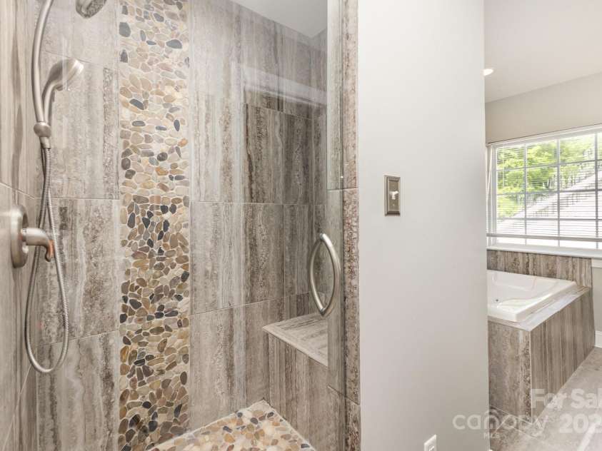 10429 Madison Park Drive, Charlotte, NC 28269.  MLS# CAR4241985, YatesRealty ID 2824. Master Bathroom 