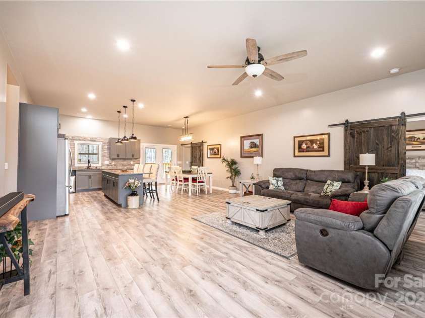 1208 Winter Place, Lenoir, NC 28645.  MLS# CAR4216375, YatesRealty ID 2824. 