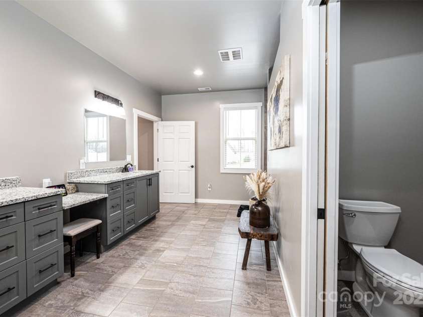 1208 Winter Place, Lenoir, NC 28645.  MLS# CAR4216375, YatesRealty ID 2824. 