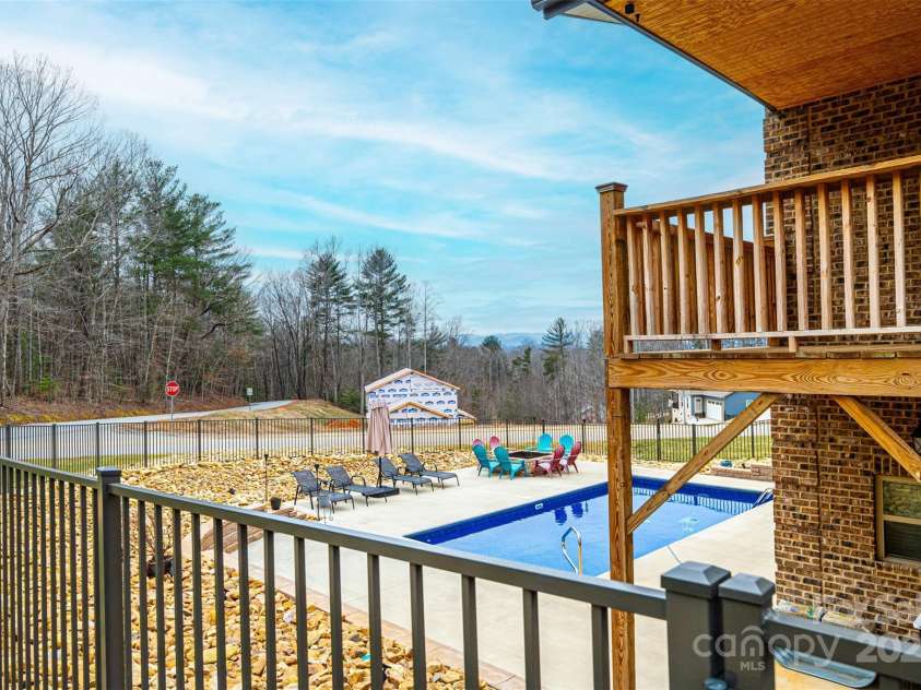 1208 Winter Place, Lenoir, NC 28645.  MLS# CAR4216375, YatesRealty ID 2824. 