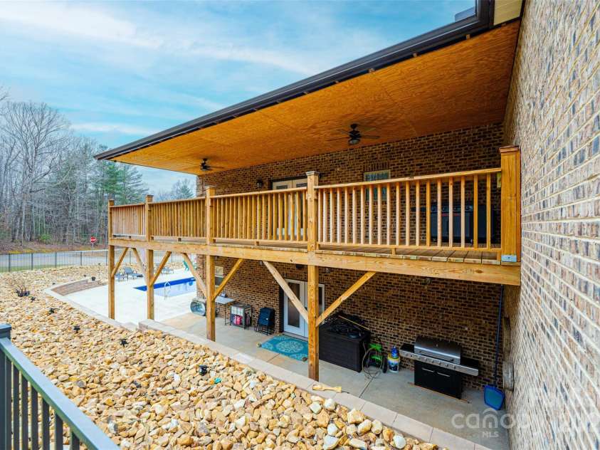 1208 Winter Place, Lenoir, NC 28645.  MLS# CAR4216375, YatesRealty ID 2824. 