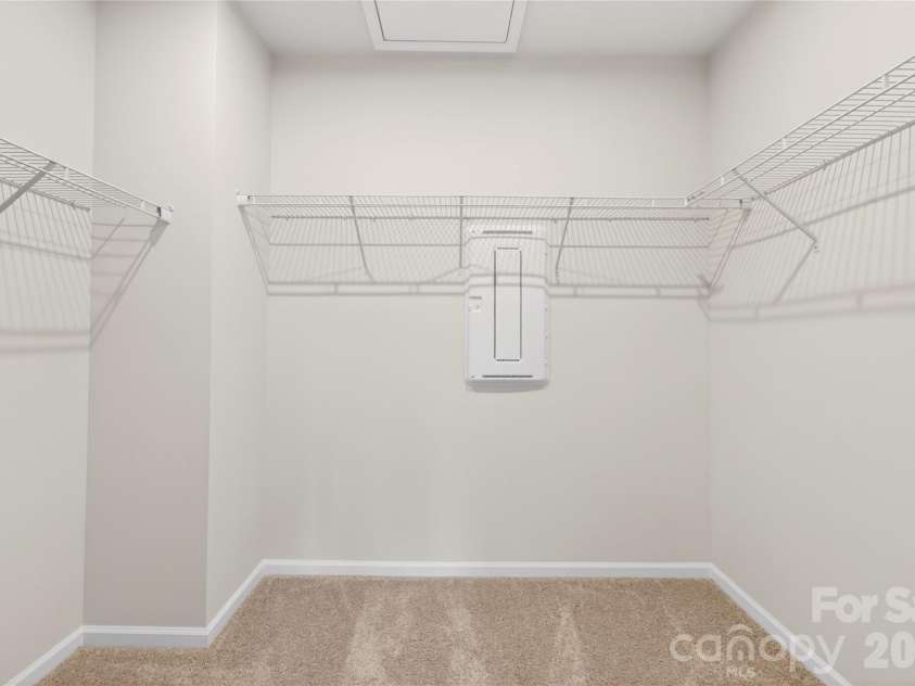 6021 Longar Lane, Charlotte, NC 28269.  MLS# CAR4376915, YatesRealty ID 28240. Primary walk-in closet