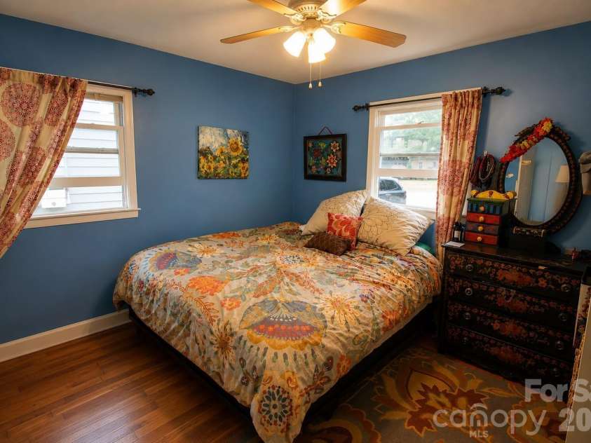 1122 Zion Court, Charlotte, NC 28209.  MLS# CAR4383577, YatesRealty ID 28241. Bedroom2 