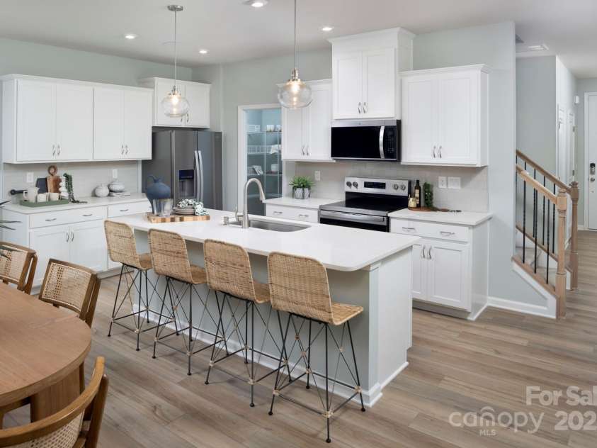 2113 Vinyasa Lane, Charlotte, NC 28215.  MLS# CAR4285779, YatesRealty ID 28241. 