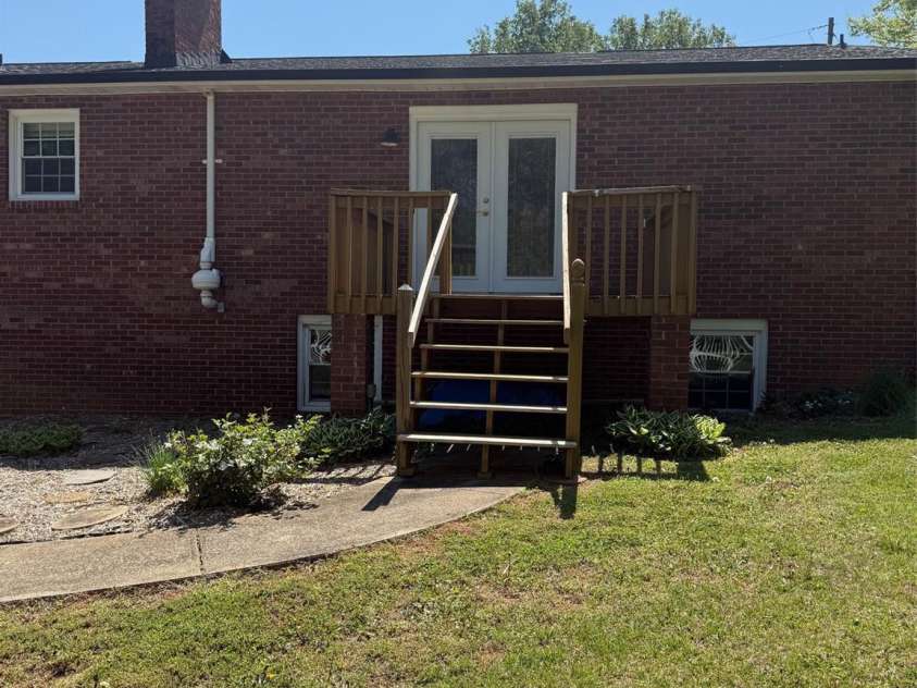 1126 Cannon Drive, Lenoir, NC 28645.  MLS# CAR4373262, YatesRealty ID 28242. 