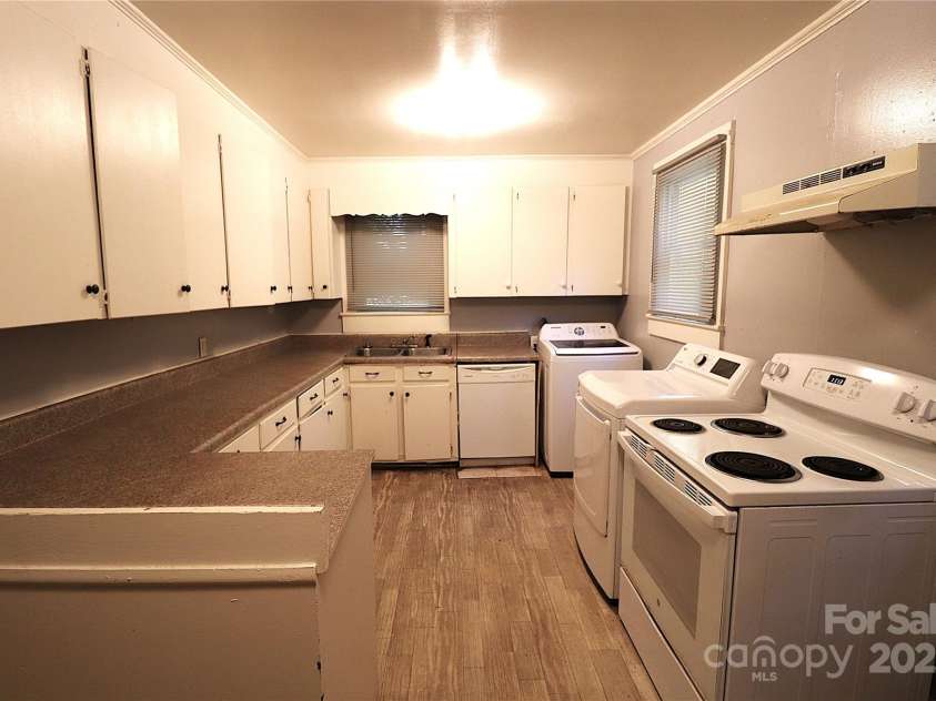 410 Cansler Street, Kings Mountain, NC 28086.  MLS# CAR4285539, YatesRealty ID 28242. Kitchen