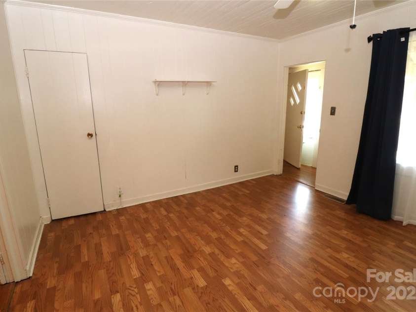 410 Cansler Street, Kings Mountain, NC 28086.  MLS# CAR4285539, YatesRealty ID 28242. Living Room