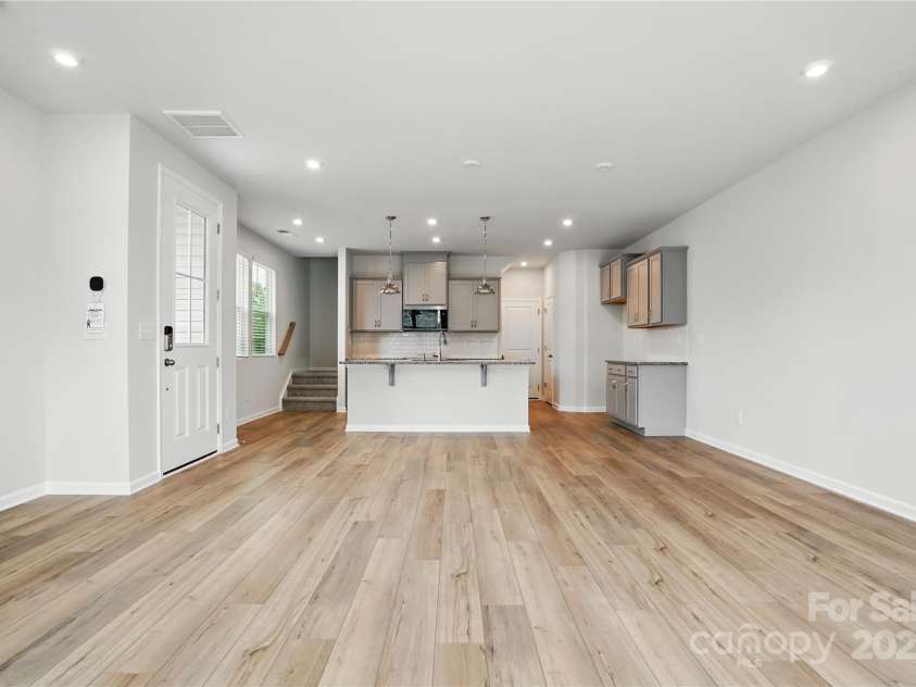 2027 Vinyasa Lane, Charlotte, NC 28215.  MLS# CAR4285784, YatesRealty ID 28243. 